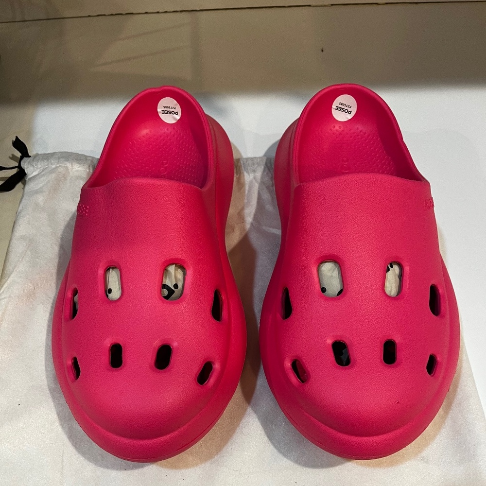 POSEE PINK SLIDES